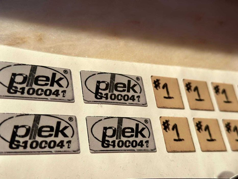 David Gilmour Red Strat Style Sticker Set – “#1” & PLEK - Autocolantes