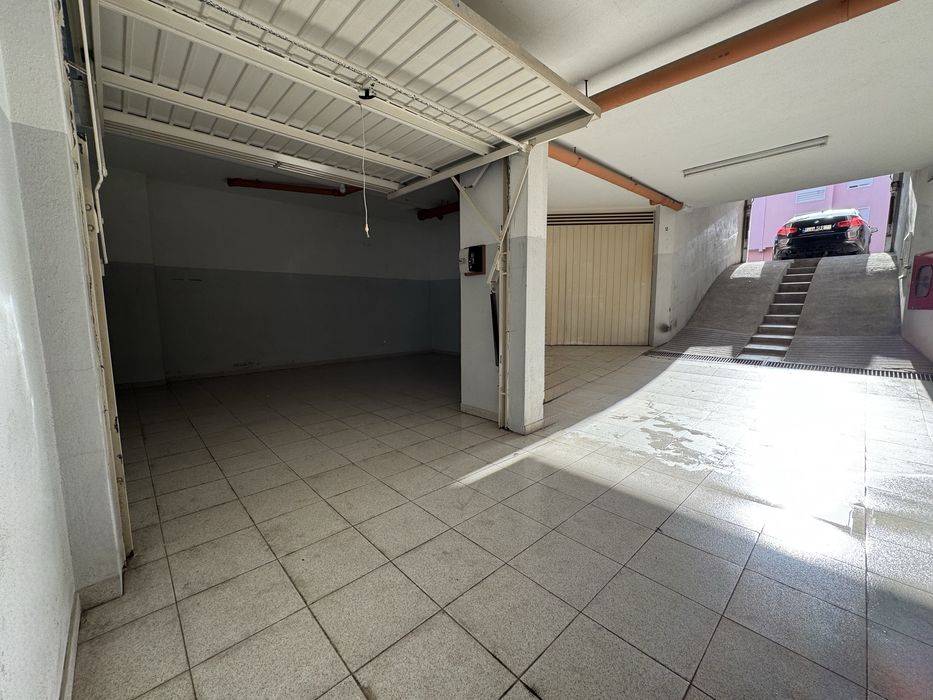 Garagem Box 20 m² c/ Quadro elétrico | Charneca de Caparica