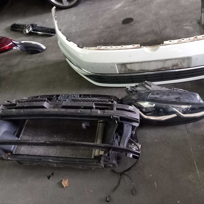 Frente completa Volkswagen Golf 7 com airbags