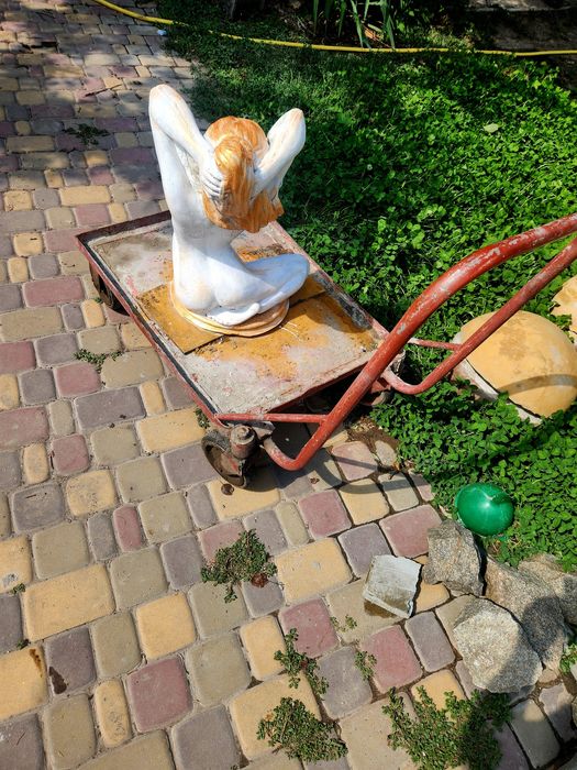 Столик из гипса бетона