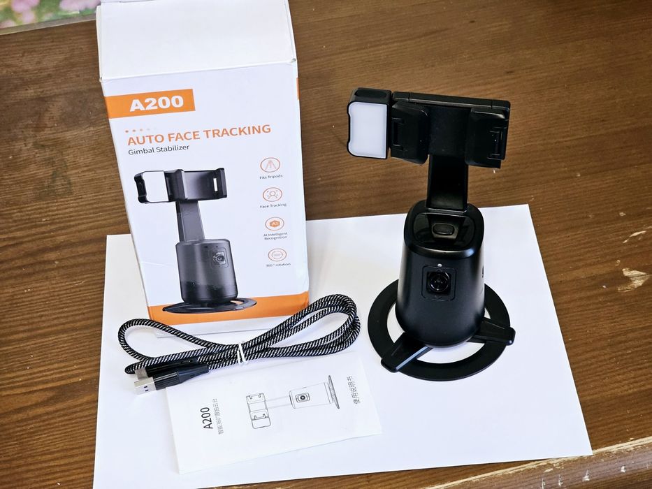 Тримач для телефона з автоматичним стеженням