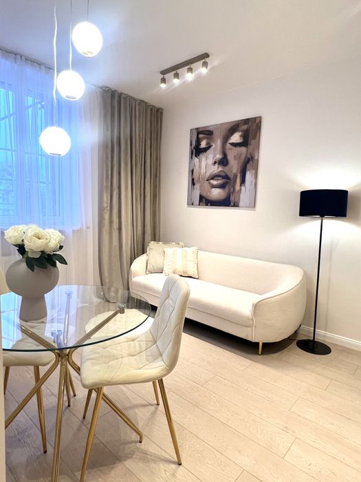 M3 po generalnym remoncie 2 pokoje blisko centrum. Bezpośrednio!