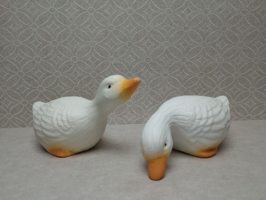Gąski - ozdobne figurki ceramiczne.