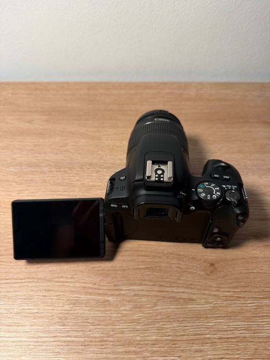 Câmara Canon EOS 200D – Kit completo