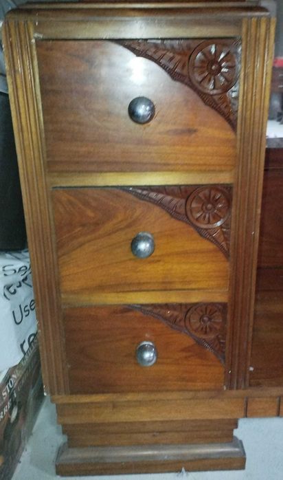 Toilete móvel antigo