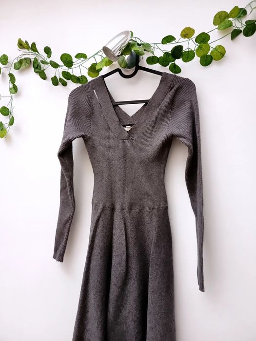 Vestido de Malha Cinzenta Escura