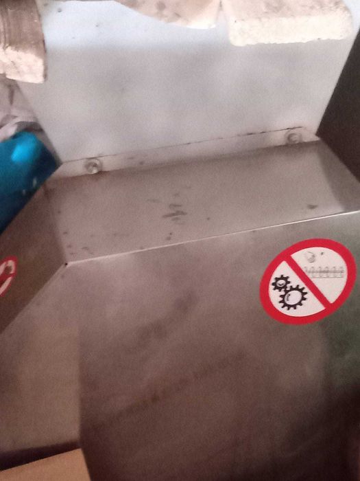 Máquina espremer uvas eléctrica