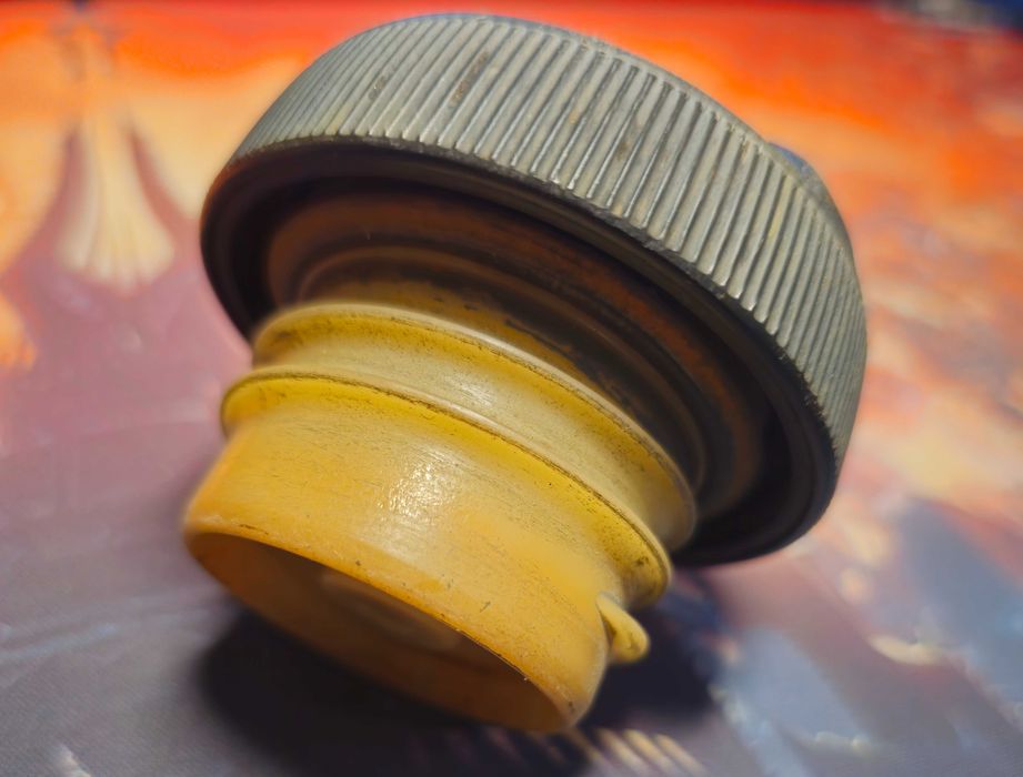 кришка паливного бака Nissan оригінал