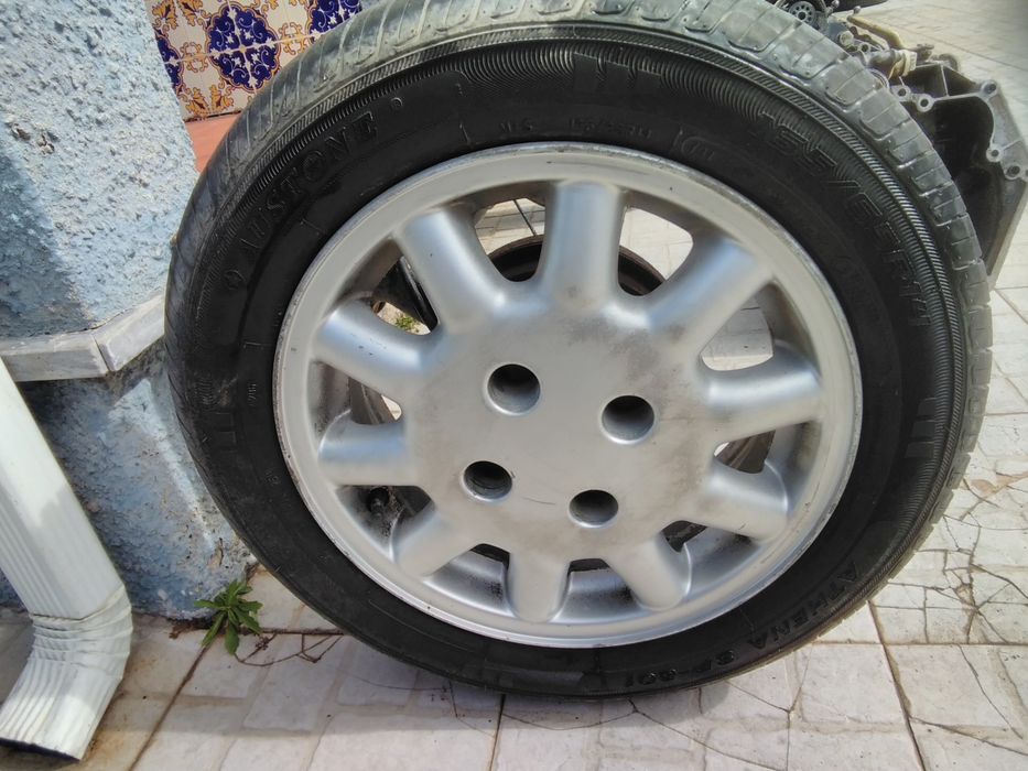 Saxo 1.5D 2001 Muito material disponível