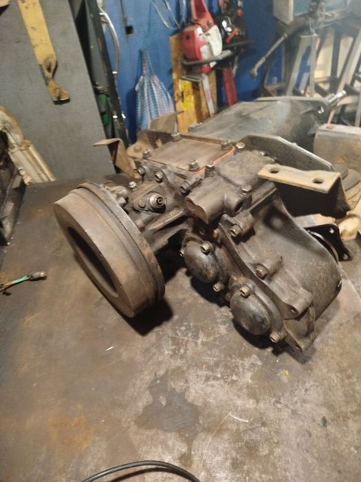 КПП УАЗ  2-х синхронная в зборе с роздаткой