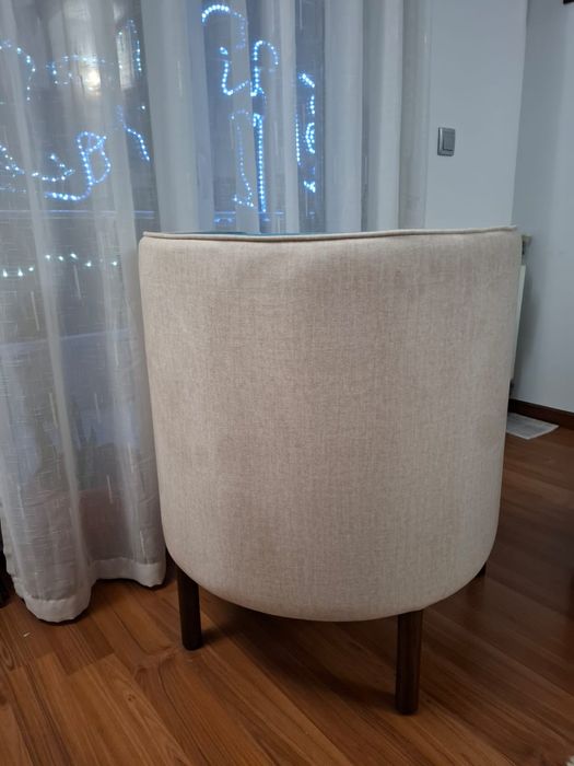 Dois cadeirões, tipo poltronas