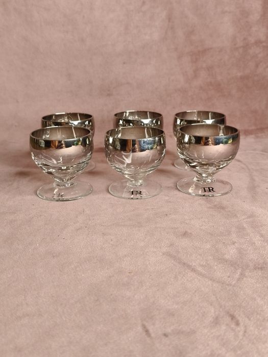 Retro vintage kieliszki do alkoholu huty Krosno 189