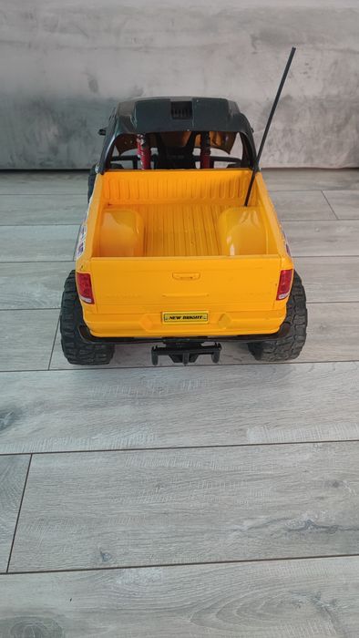 DUŻE auto na akumulator Dodge Hemi