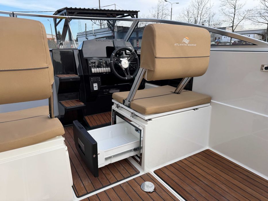 ŁÓDŹ MOTOROWA ATLANTIC MARINE 720 z silnikiem SUZUKI DF175 i przyczepą