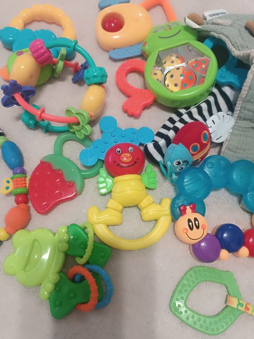 Іграшки для немовляти