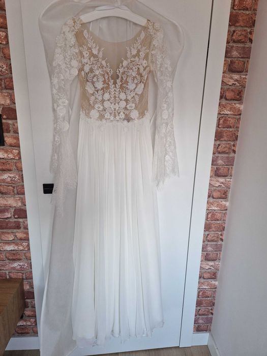 Suknia ślubna Villa Annais Bridal + welon