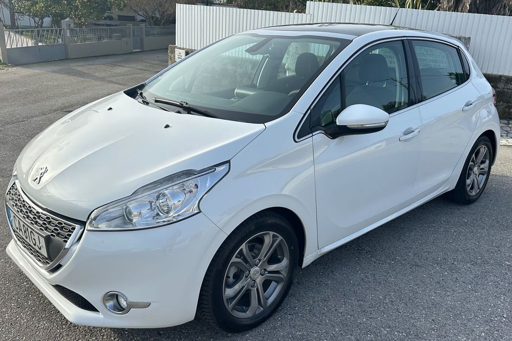 Peugeot 208 1.4HDI Panorâmico