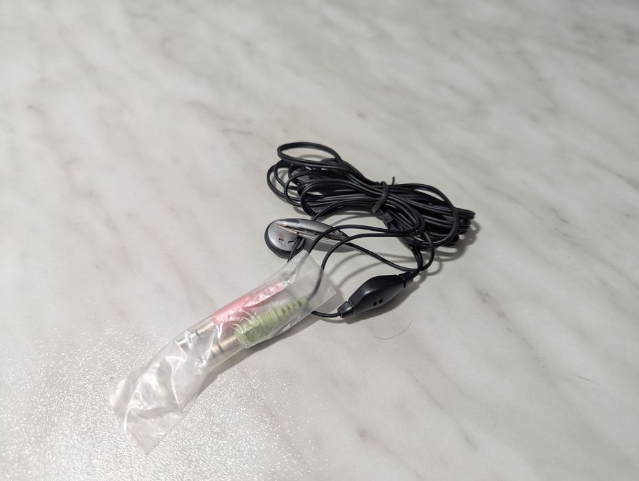 Słuchawka plus mikrofon. Nowy zestaw.