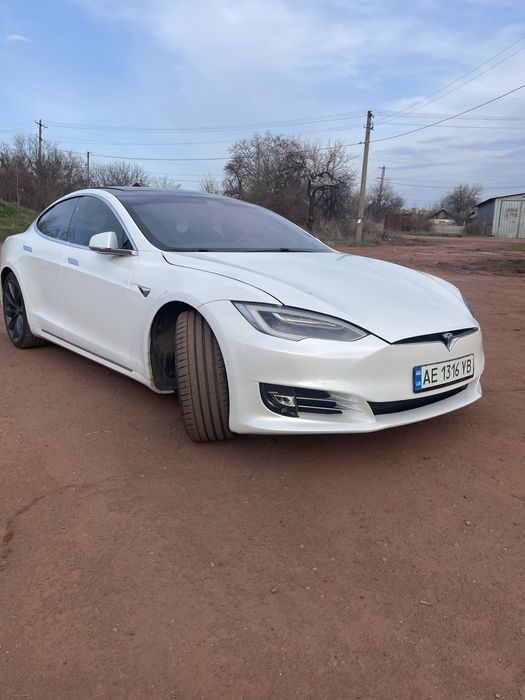 Tesla model s 75D