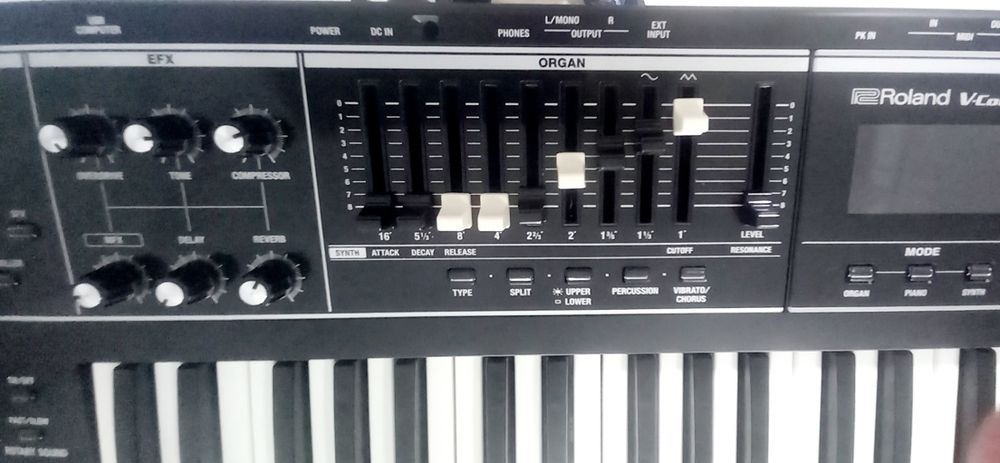 Teclado Roland VR-09-B