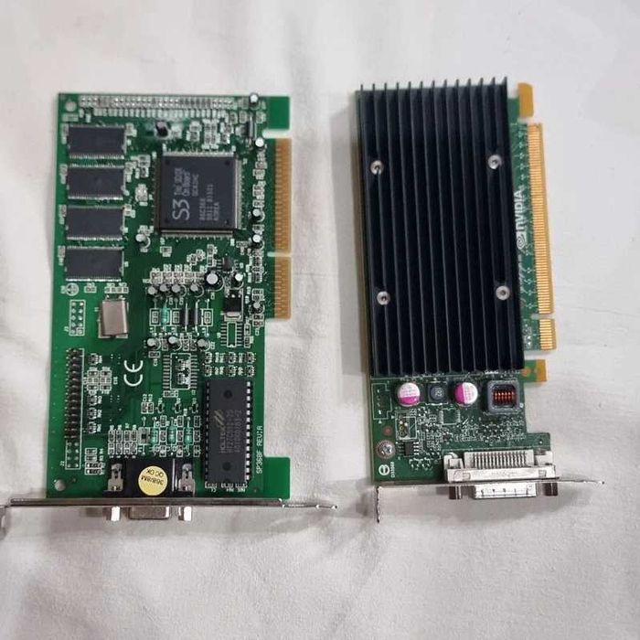 Zestaw dwóch kart graficznych