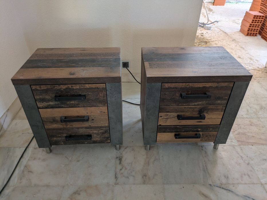 Conjunto de 2 Mesas de cabeceira