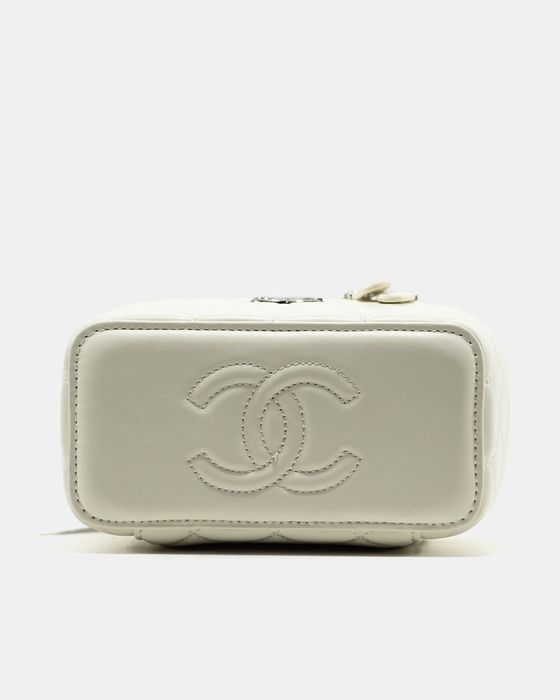 Сумка Chanel / сумочка шанель біла молочна