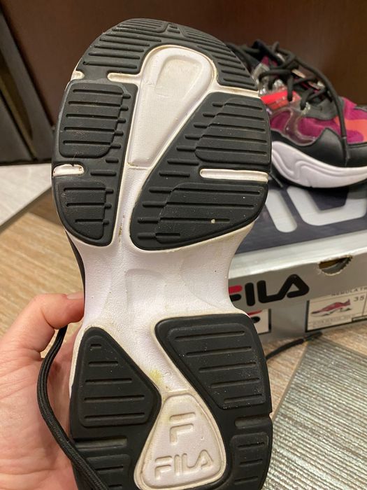 Продам Fila кросівки