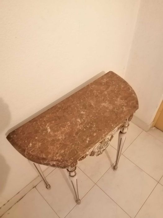 Mesa em talha dourada