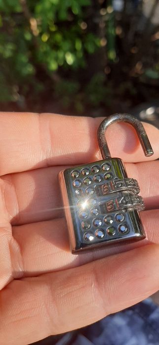 Замочки  до сумок    .