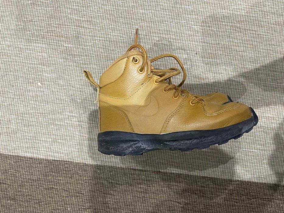 Vendo ténis/bota em pele, de marca Nike nº31