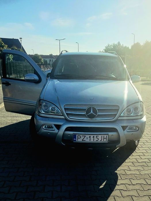 Samochód Mercedes
