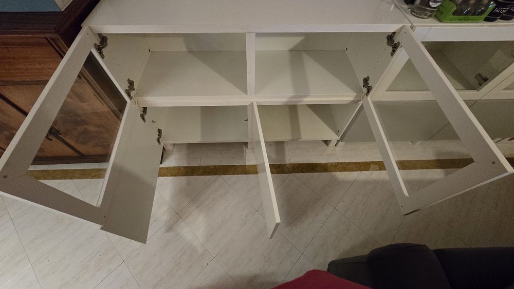 Aparador besta portas vidro