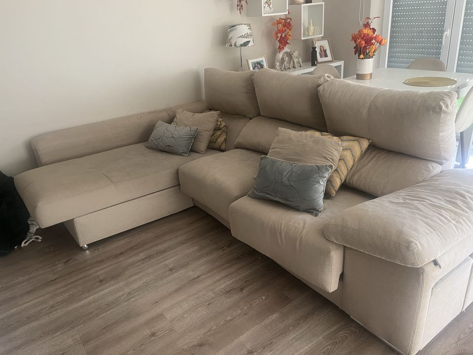Sofa bege de 2 lugares + chaise longue