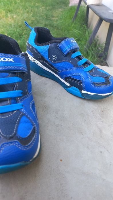 Кросівки Geox 33