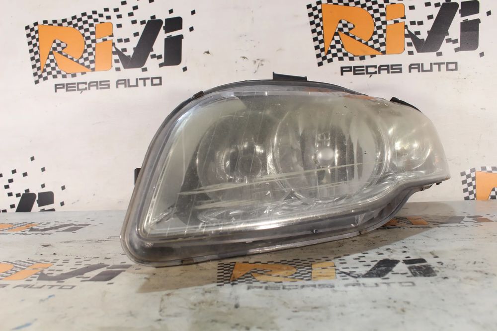 Ótica / farol esquerda AUDI A4 (8EC, B7)