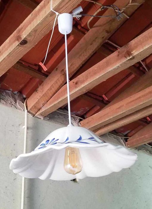 Candeeiro de suspensão cerâmica pintada a mão