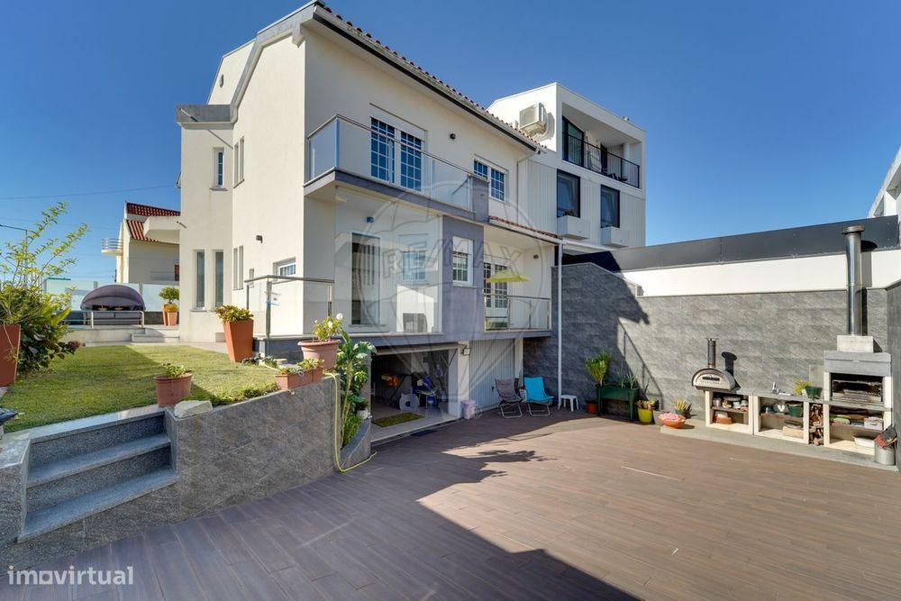 Moradia T5 para venda