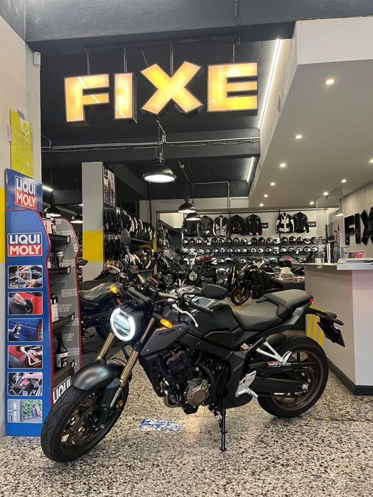 Honda CB 650 RA de 2023 Absolutamente como Nova. Com 1280 Kms. Extras