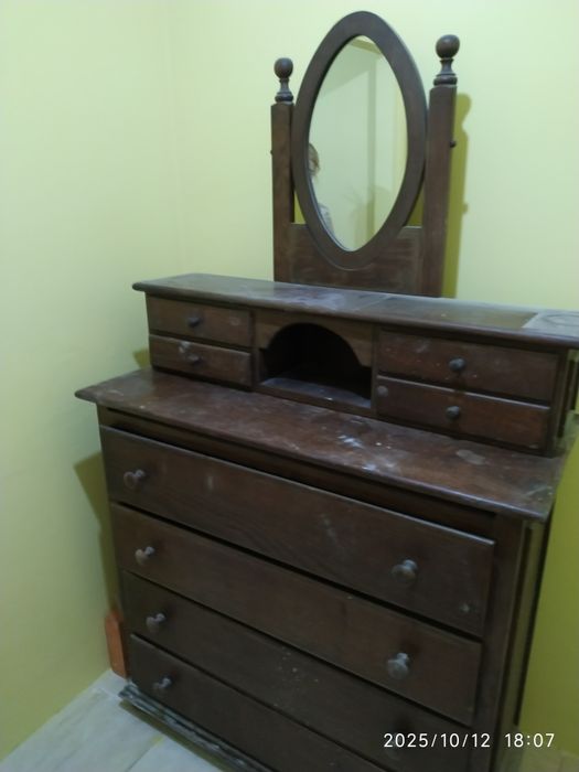 Cómoda com espelho