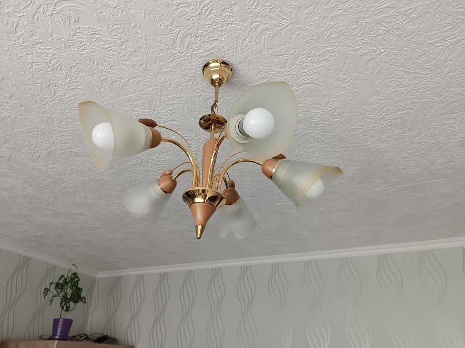 Lampa wisząca do pokoju