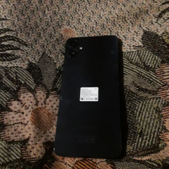 Samsung 05 на 128 ГБ пам'яті