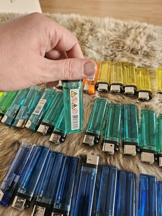 31 isqueiros de bolso