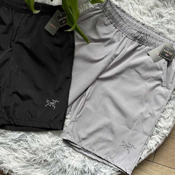 Черные / Серые Шорты ARCTERYX GoreTEX