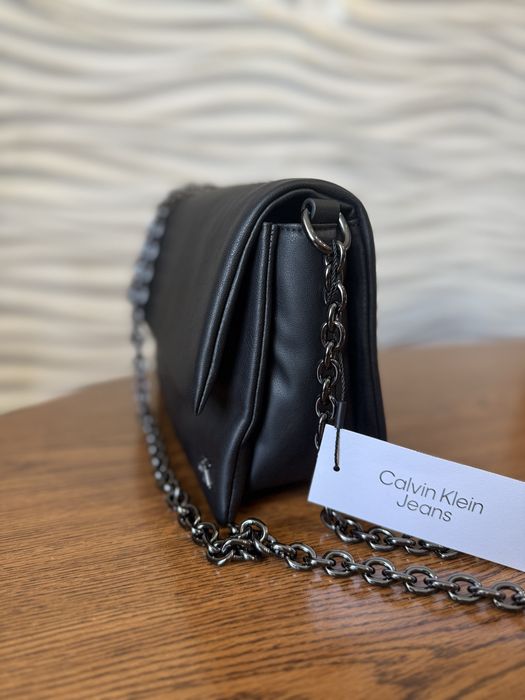 Жіноча сумочка Calvin Klein