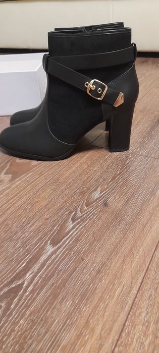 Nowe czarne botki rozm 40