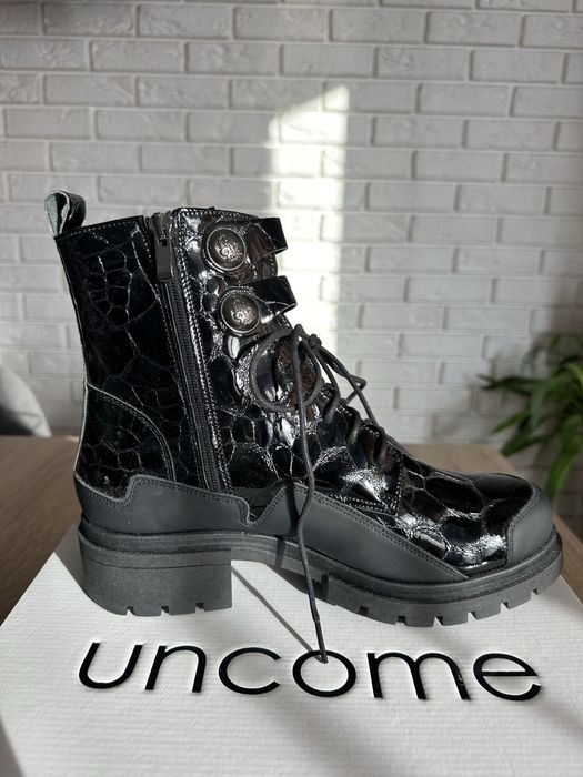 UNCOME BUTY DAMSKIE, skora naturalna model 33009 DRAGON NERO rozm. 38