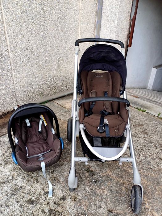 Reservado /Carrinho de bebê com cuca(oferta da cama em madeira branca