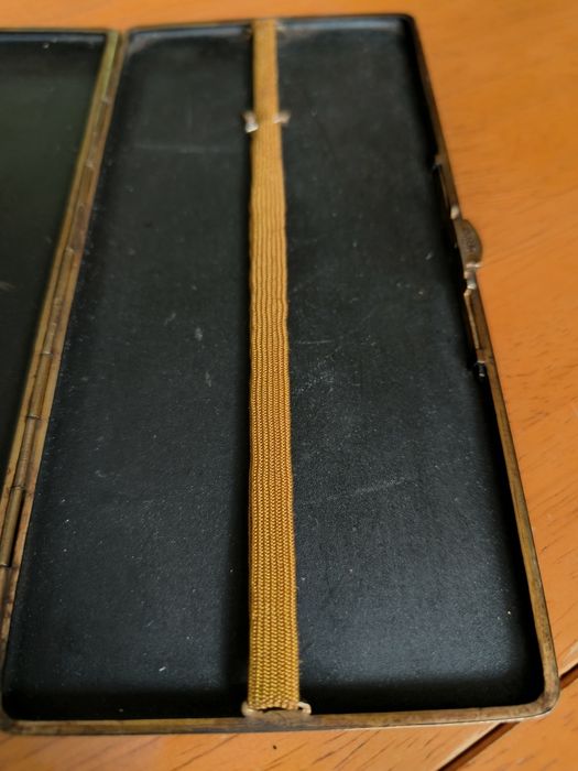 APIEROŚNICA inkrustowana zlotem