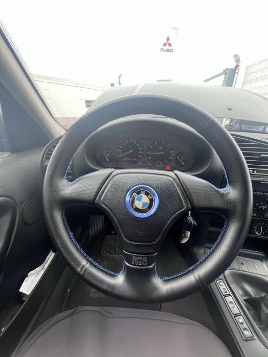 BMW E36 316i conservado